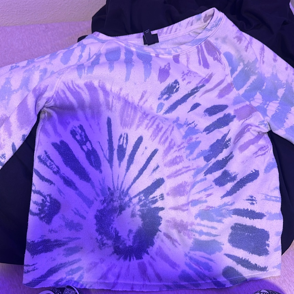art class L 10/12 girls tie dye sweater